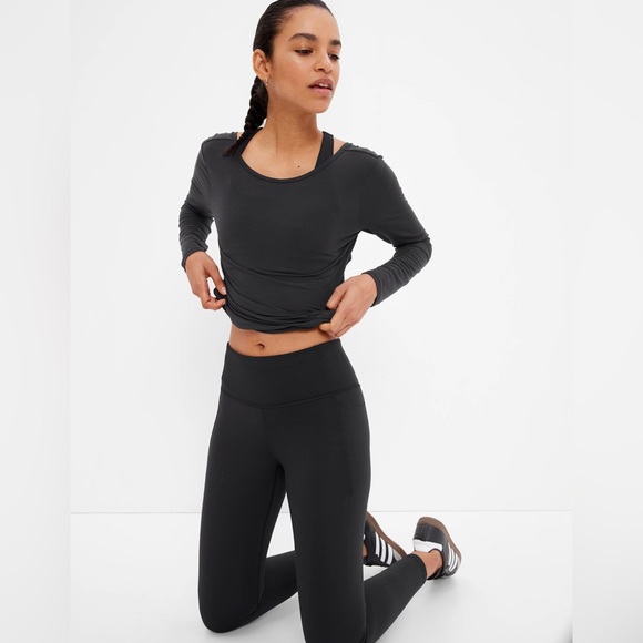 GapFit NWT Breathe Open Back Twist T-Shirt - Picture 3 of 3